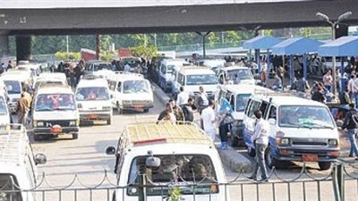 ضبط عاطل يفرض إتاوات على السائقين في موقف عبد المنعم رياض