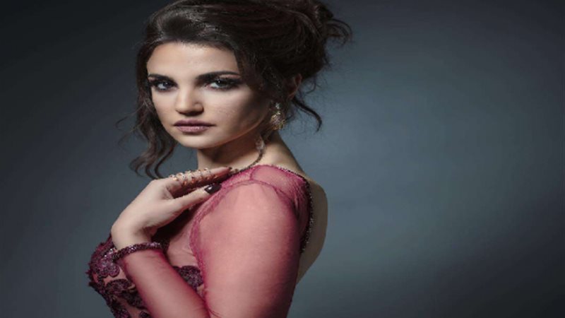 الفنانة درة 