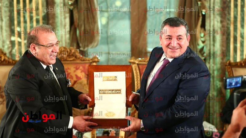 أسامة هيكل بصالون