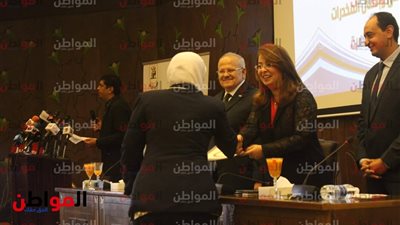 فيديو.. وزيرة التضامن تكرم دفعة الدبلومة المهنية لمجال مواجهة تعاطى المخدرات