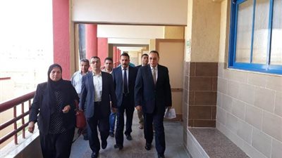 محافظ الشرقية يتفقد المدرسة اليابانية 2 بمدينة العاشر من رمضان