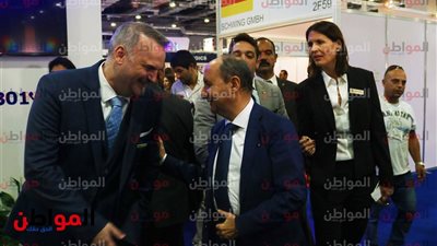 فيديو.. جولة تفقدية لوزير الصناعة أثناء افتتاح معرض البناء الدولي بمصر 