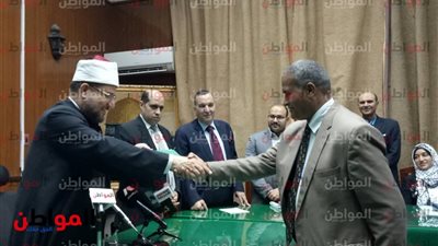 وزير الأوقاف يكرم المحامين الناجحين في دورة الشئون القانونية