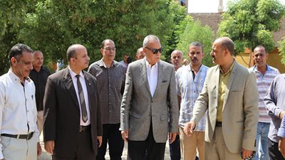 صور.. محافظ قنا يتابع استعدادات المدارس النهائية لاستقبال العام الدراسي الجديد2018 / 2019 
