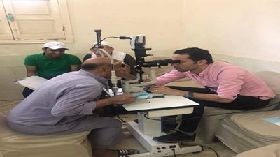 الكشف علي ٢٠٠ حالة خلال قافلة العيون بـ الخانكة