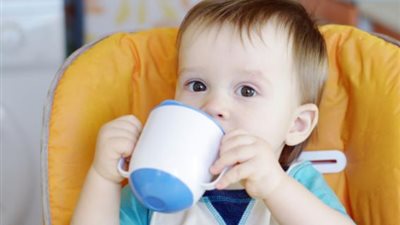 فيديوجراف| 6 أطعمة لا غنى عنها لطفلك في العام الأول