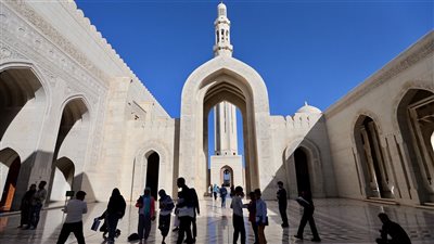 لعب وتكحيل عيون.. عاشوراء على الطريقة الإباضية