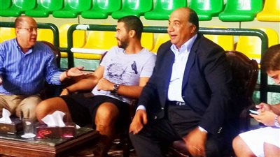 بالصور : مجلس إدارة الاتحاد يساندون فريق كرة السلة