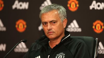 مورينيو يكشف عن غيابات اليونايتد أمام ولفر هامبتون