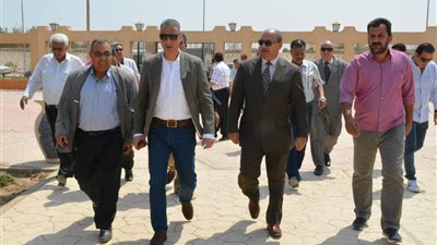 قيادات سوهاج يؤدون صلاة الجمعة بمدينة سوهاج الجديدة
