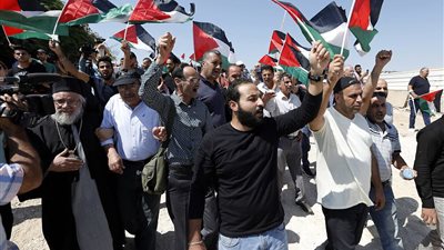 صور.. مسيرة حاشدة لرفض الهدم والتهويد بـ الخان الأحمر 