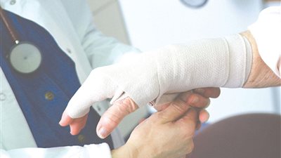 احتراق طفلة نتيجة انسكاب مياه ساخنة عليها في سوهاج 