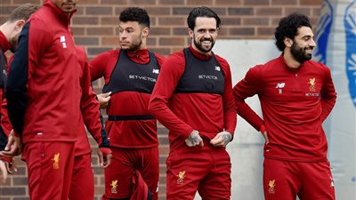 رهان بين محمد صلاح ومهاجم ليفربول السابق