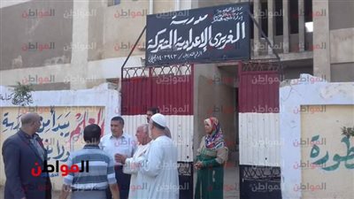 رئيس مدينة شبين القناطر يتفقد مدارس 