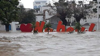 فيديو.. فيضانات مدمرة تفاجيء تونس وتغرق أبناءها 