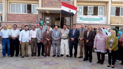 صور .. في بداية العام الدراسي 2018 .. جامعة الوادي الجديد تبدأ الدراسة بتحية العلم 