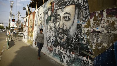 أبناء الخان الأحمر لـ 