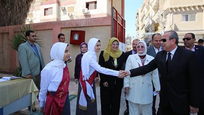 في لفتة أبوية.. 