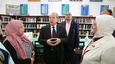 محافظ كفرالشيخ يدعو طلاب مدرسة 