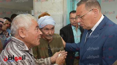 صور.. محافظ الشرقية يفاجئ مستشفى المبرة ومنطقة التأمين الصحى بمدينة الزقازيق