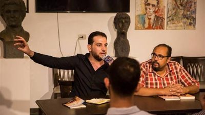 في تجمع كبير.. همام الخالدي يحتفل بتوقيع 