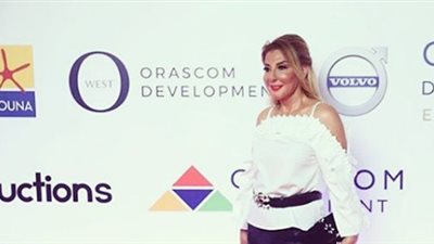 نادية الجندي تشعل مهرجان الجونة السينمائي .. إطلالة كلاسيكية جديدة لنجمة الجماهير