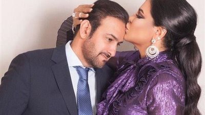 تاج راسي .. أحلام تحتفل بعيد ميلاد زوجها بوصلة غزل 