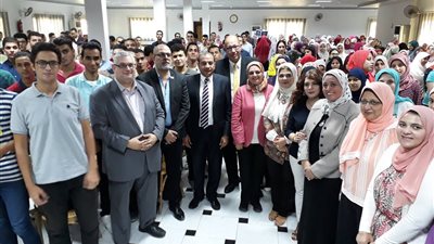 رئيس جامعة بني سويف خلال استقبال طلاب الطب البشرى: تطوير الكلية بأحدث التقنيات الحديثة