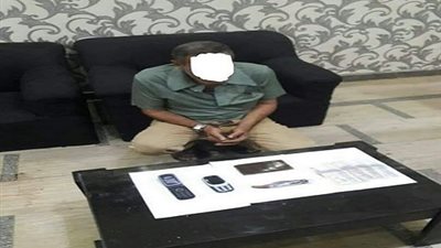 القبض علي عاطل بحوزته فرش حشيش وسلاح أبيض في الغربية