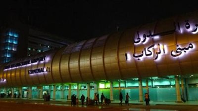 السفير الفلبيني يغادر مطار القاهرة بعد انتهاء فترة عمله