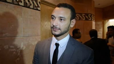 بصورة نادرة .. نجل خالد صالح يحيي ذكرى وفاة والده 