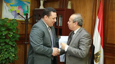 محافظ كفرالشيخ يستقبل وكيل وزارة الصحة الجديد بمكتبه قبل استلام عمله