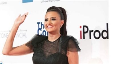  في مهرجان الجونة السينمائي ما هي الإطلالة الأسوأ لبشرى من وجهة نظر الجمهور ؟