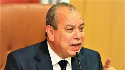 إحالة 98 طبيبا وموظفاً بالقطاع الصحي للتحقيق 