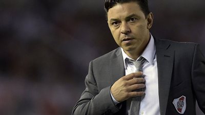 والد مدرب ريفر بلات يرد على مفاوضات الاتحاد الارجنتيني