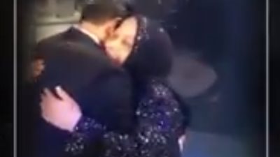 شاهد عريس وأمه يتسببان في بكاء المعازيم .. ورد فعل العروسه غير متوقع 