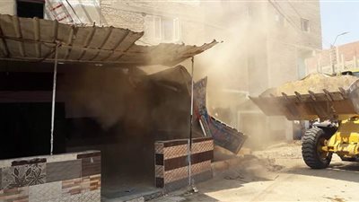 صور.. إزالة 184 حالة مخالفة إشغال طريق بشوارع سمسطا ببني سويف 