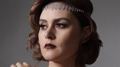 على طريقتها الخاصة..رشا مهدي تهنئ صناع فيلم عيار ناري في مهرجان الجونه