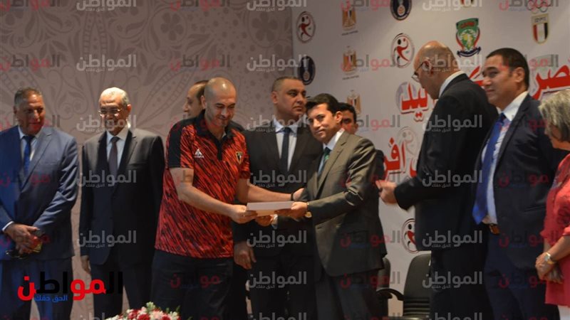 وزير الشباب والرياضة