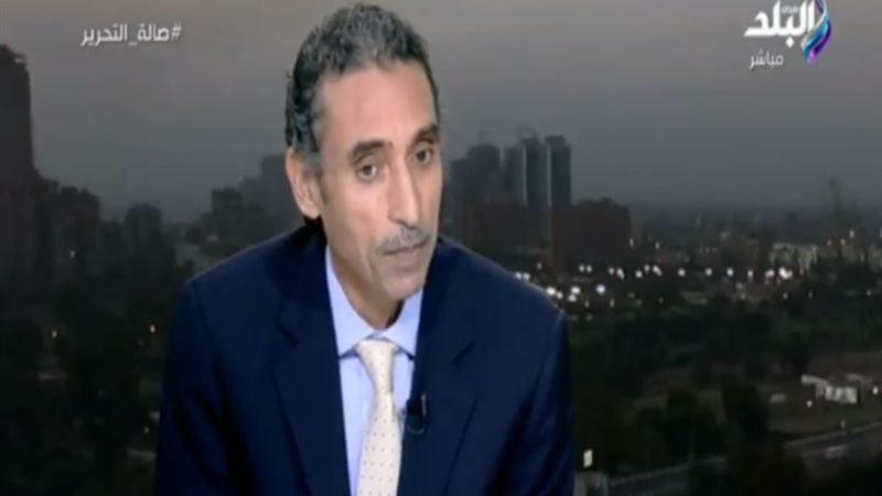 الكاتب الصحفى على