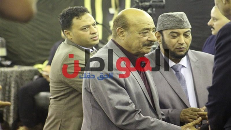 فايق عزب