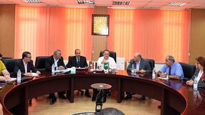 لحل مشكلات المواطنين.. محافظ الشرقية يلتقي أعضاء مجلس النواب