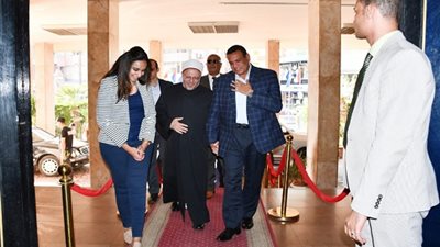 صور.. محافظ البحيرة يستقبل مفتي الديار المصرية بالديوان العام