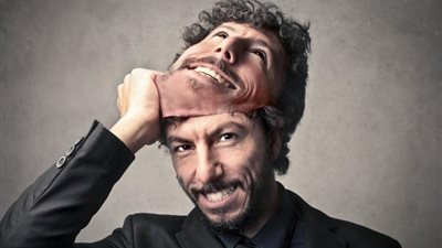  فيديوجراف .. 5 علامات تكشف كذب الرجال تعرفي عليها