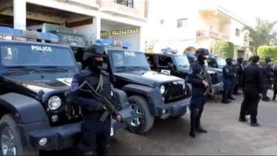 مأمور قسم شرطة المعصرة يقود حملة لضبط الخارجين عن القانون