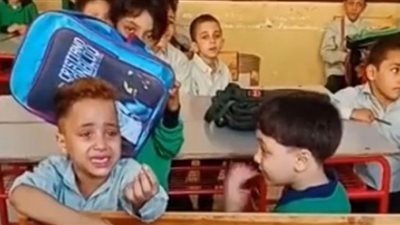 بعد واقعة الطفل الباكي .. أستاذ إعلام يوضح مستقبل علاقة السوشيال مع الدولة 