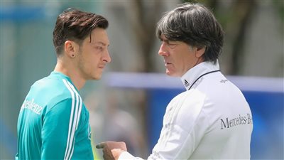 مدرب ألمانيا: اوزيل يتهرب مني 