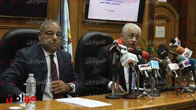 بدء مؤتمر وزير التعليم لاستعراض سلبيات الأسبوع الأول من الدراسة