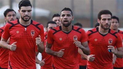 تدريبات استشفائية للأساسيين في الأهلي وتقسيمة قوية للبدلاء