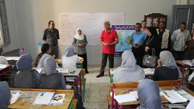 محافظ المنوفية يشهد طابور الصباح بمدرسة الشهيد أحمد عبد الرحيم السرسي